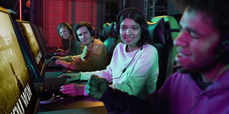 Hawkplay Fishing Game: A Fun and Entertaining Way to Spend Time Outdoors