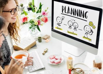 What Do Employers Look For When Hiring A Graphic Designer?