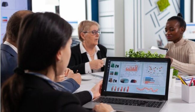 Continuous Development and Growth for Aspiring Business Managers