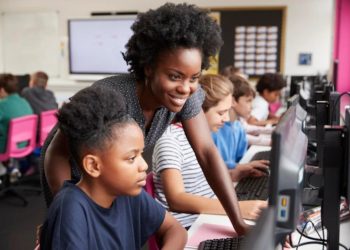 Mastering the Art of Broadcast Journalism: Essential Resources for Aspiring Journalists